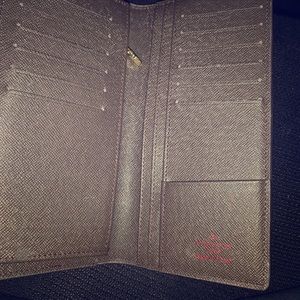 Louis Vuitton wallet,Great condition!!